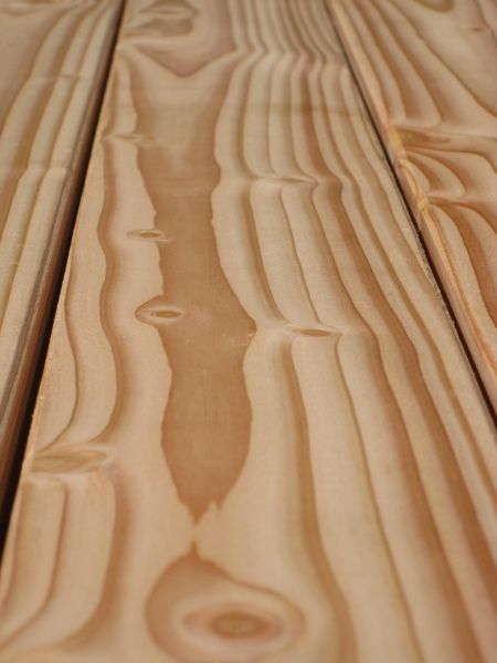 Douglasie Bohlen. 40 x 230 mm. A-Sortierung